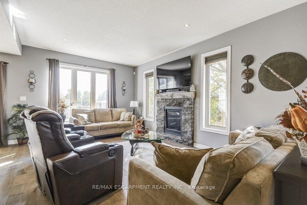 Photo 8 of 132A Scott Avenue, Brant, Paris — HOMEH