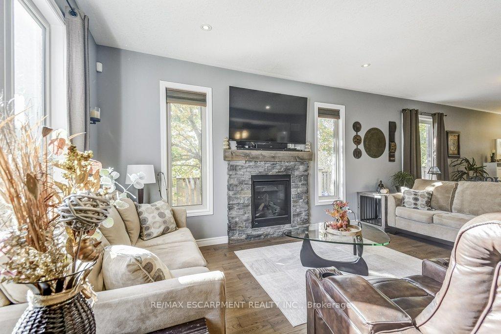 Photo 10 of 132A Scott Avenue, Brant, Paris — HOMEH