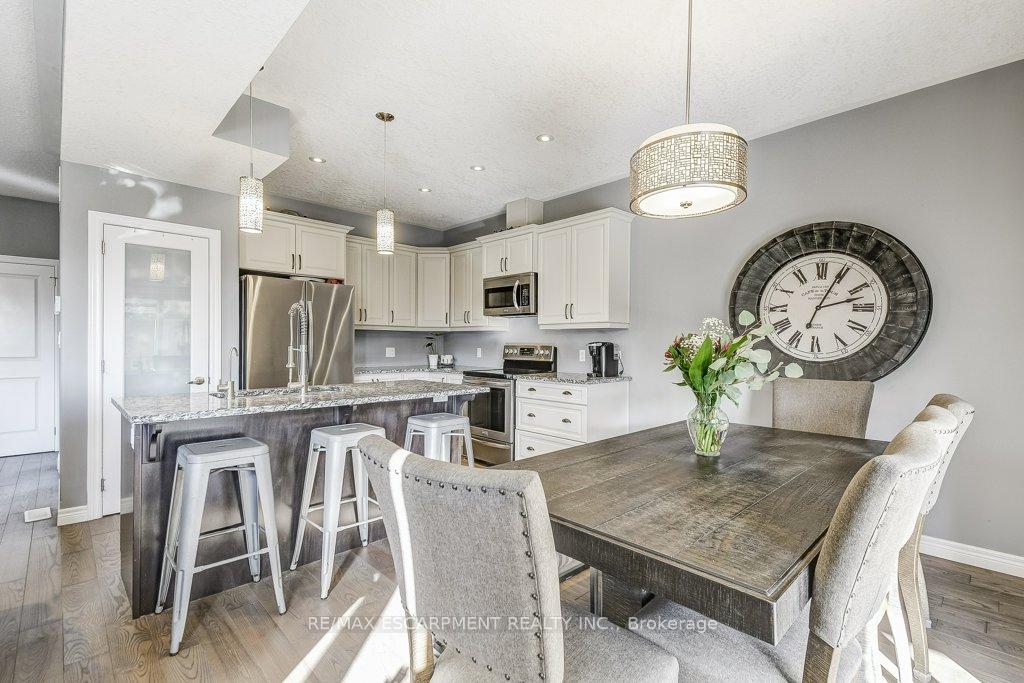 Photo 24 of 132A Scott Avenue, Brant, Paris — HOMEH