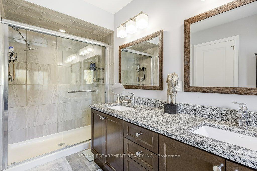 Photo 20 of 132A Scott Avenue, Brant, Paris — HOMEH