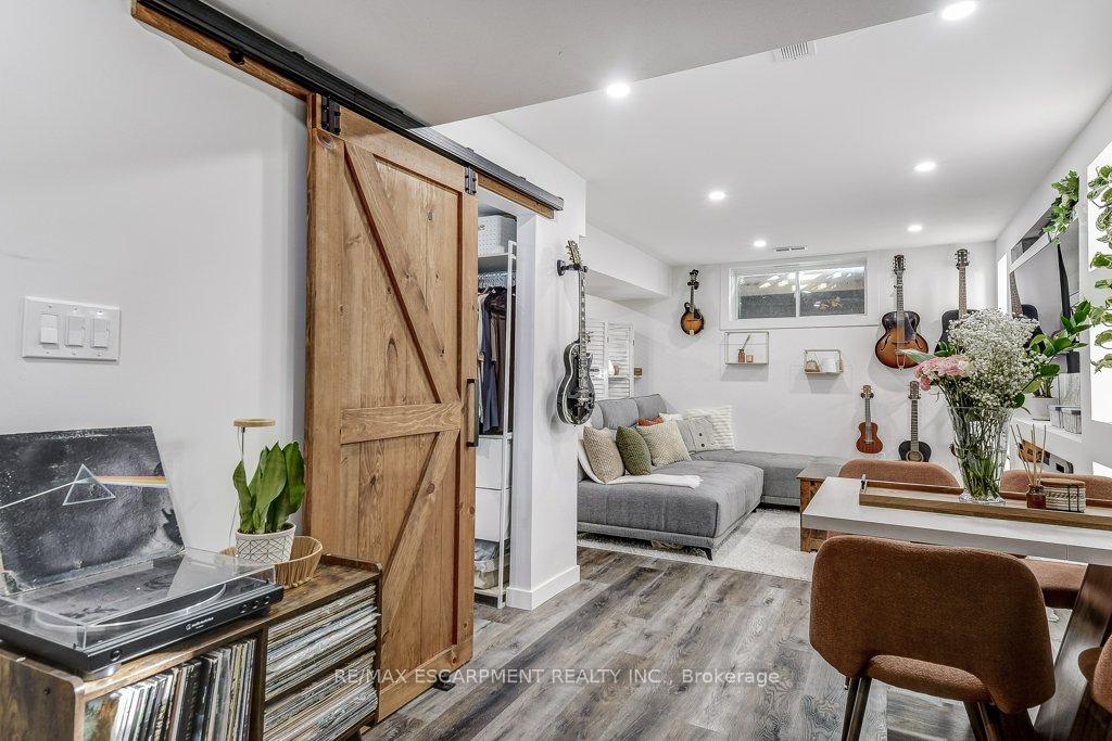 Photo 26 of 132A Scott Avenue, Brant, Paris — HOMEH