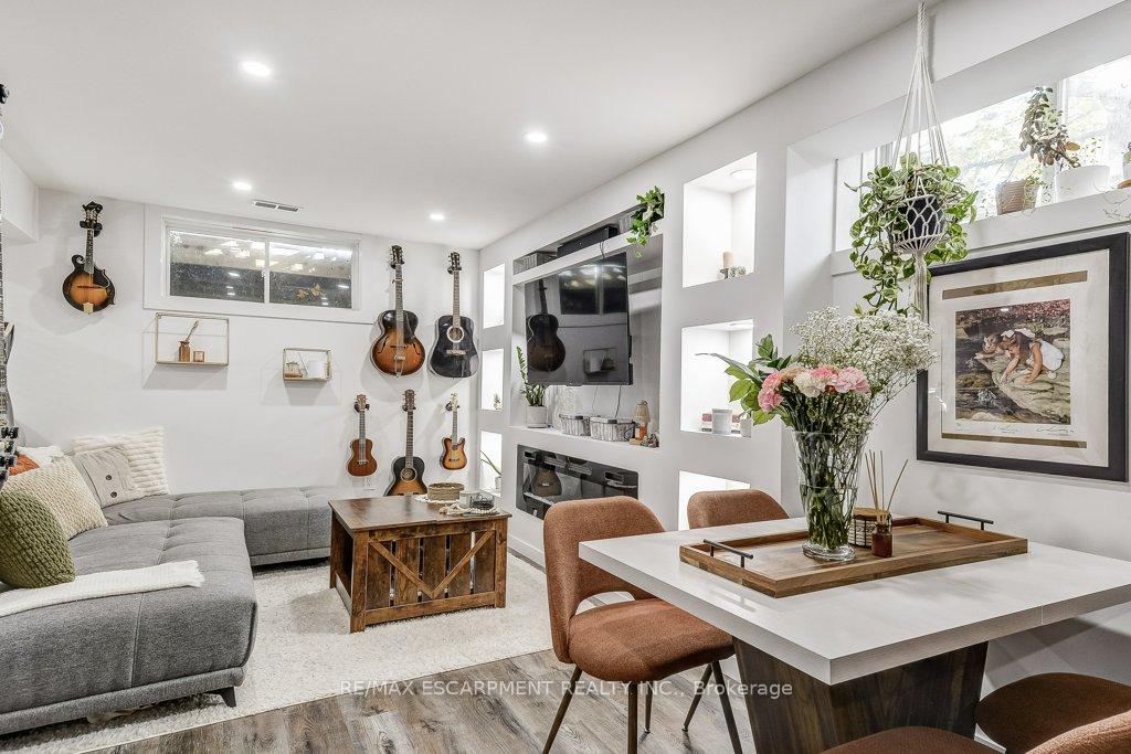 Photo 29 of 132A Scott Avenue, Brant, Paris — HOMEH