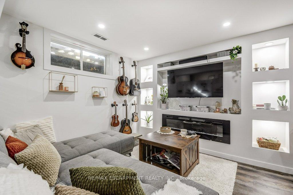 Photo 37 of 132A Scott Avenue, Brant, Paris — HOMEH