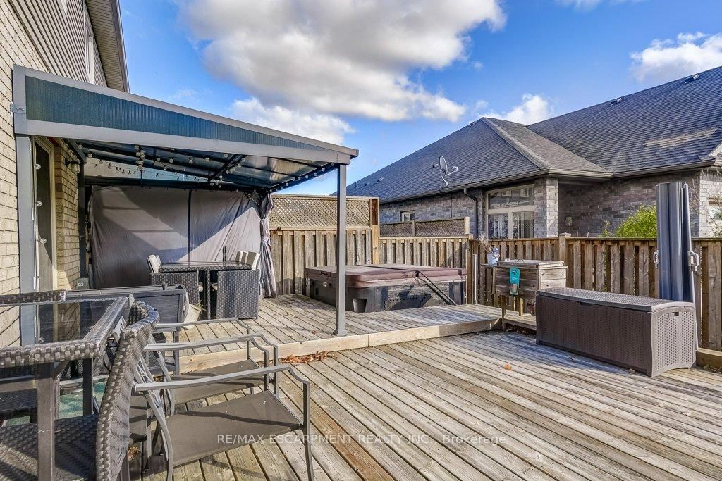 Photo 41 of 132A Scott Avenue, Brant, Paris — HOMEH