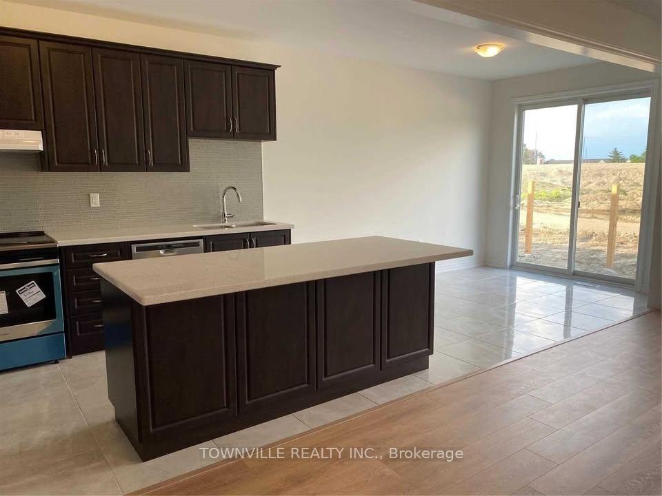 Photo 5 of 111 Palleschi Drive, Brampton, Bram East — HOMEH