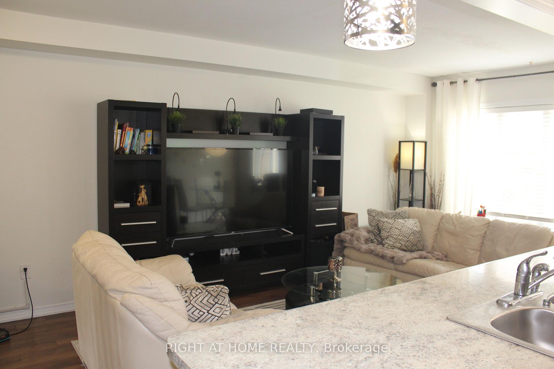 Photo 6 of 171 Whitwell Way, Hamilton, Binbrook — HOMEH