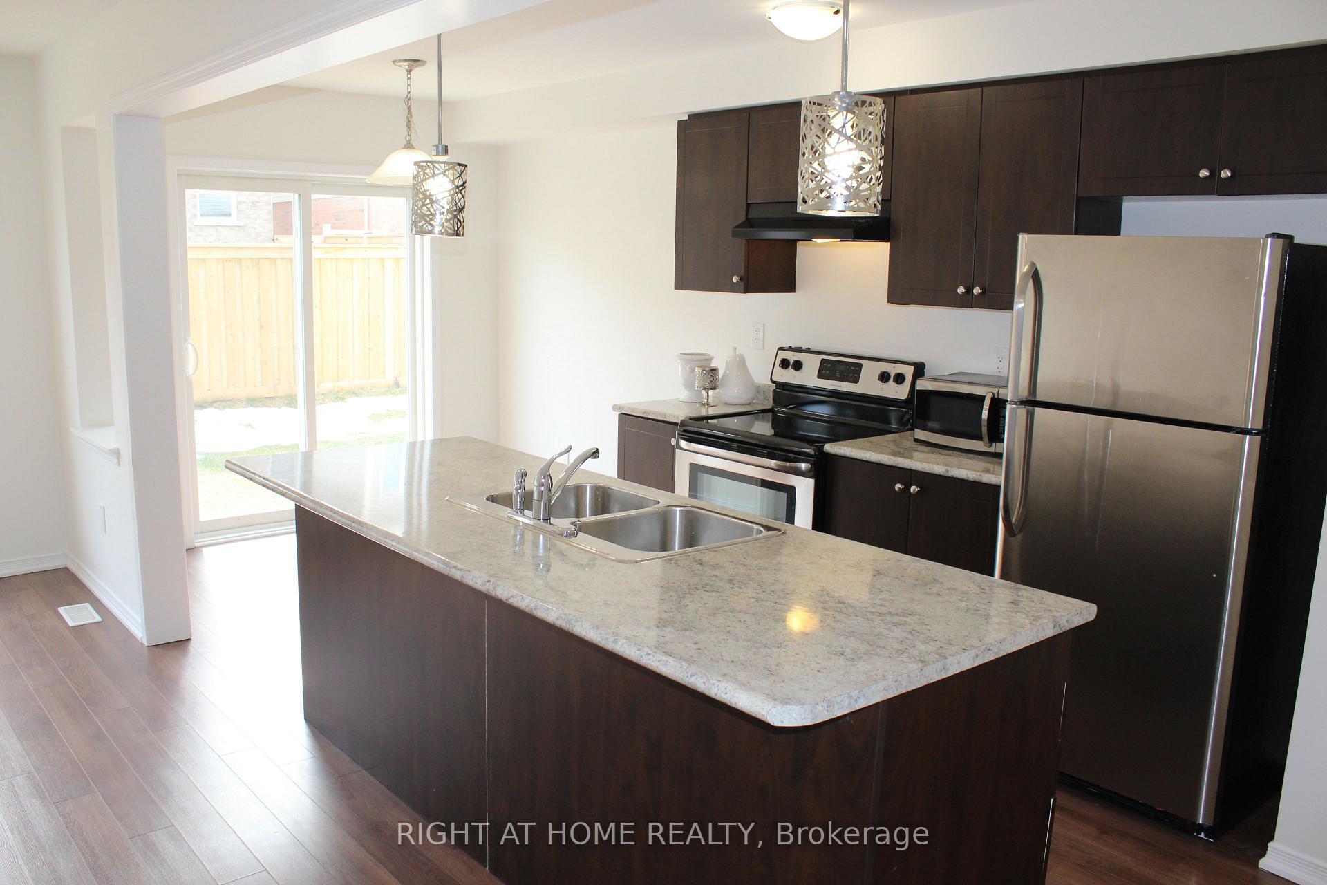 Photo 12 of 171 Whitwell Way, Hamilton, Binbrook — HOMEH