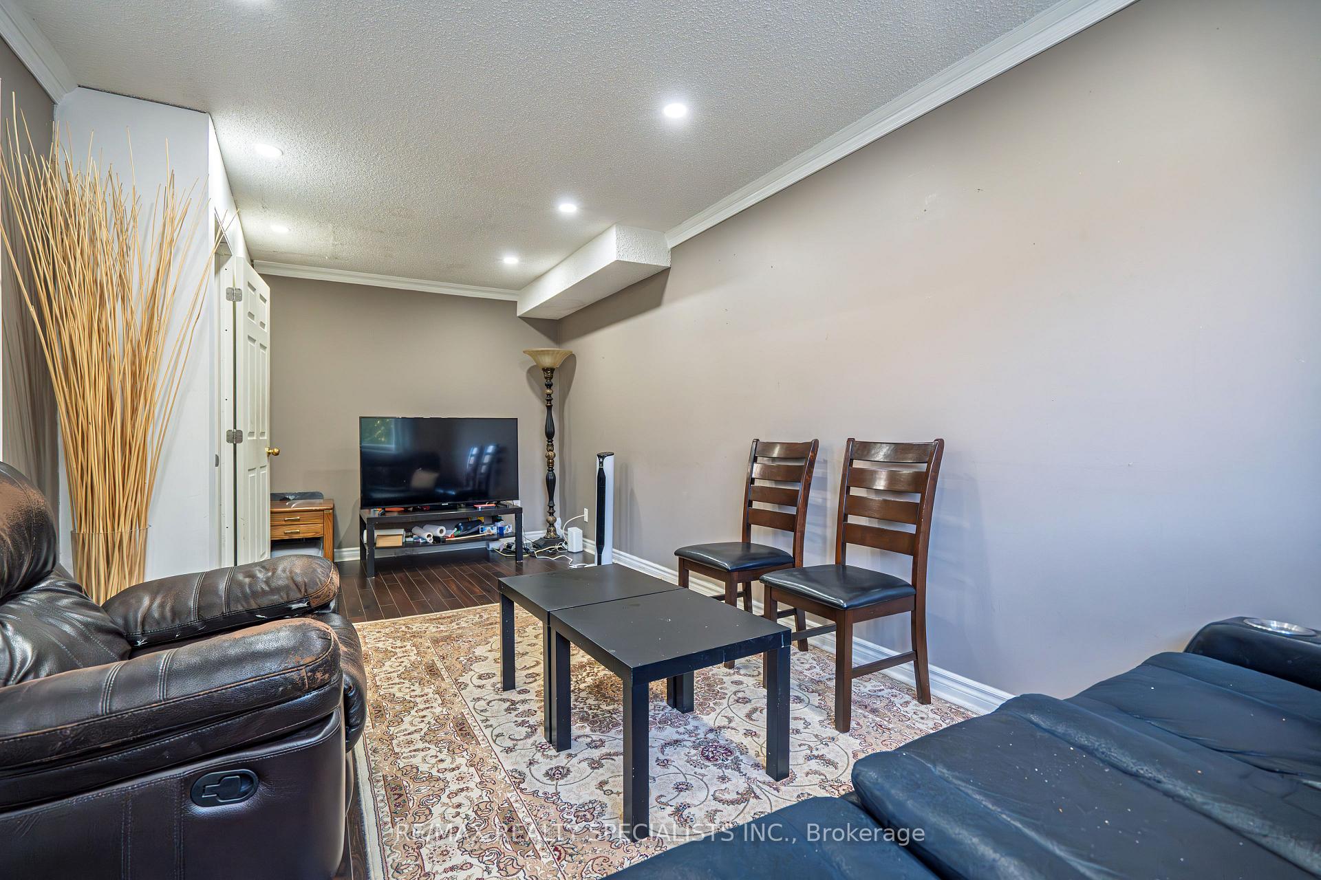 Photo 10 of 66 Stillwater Crescent, Brampton, Brampton West — HOMEH