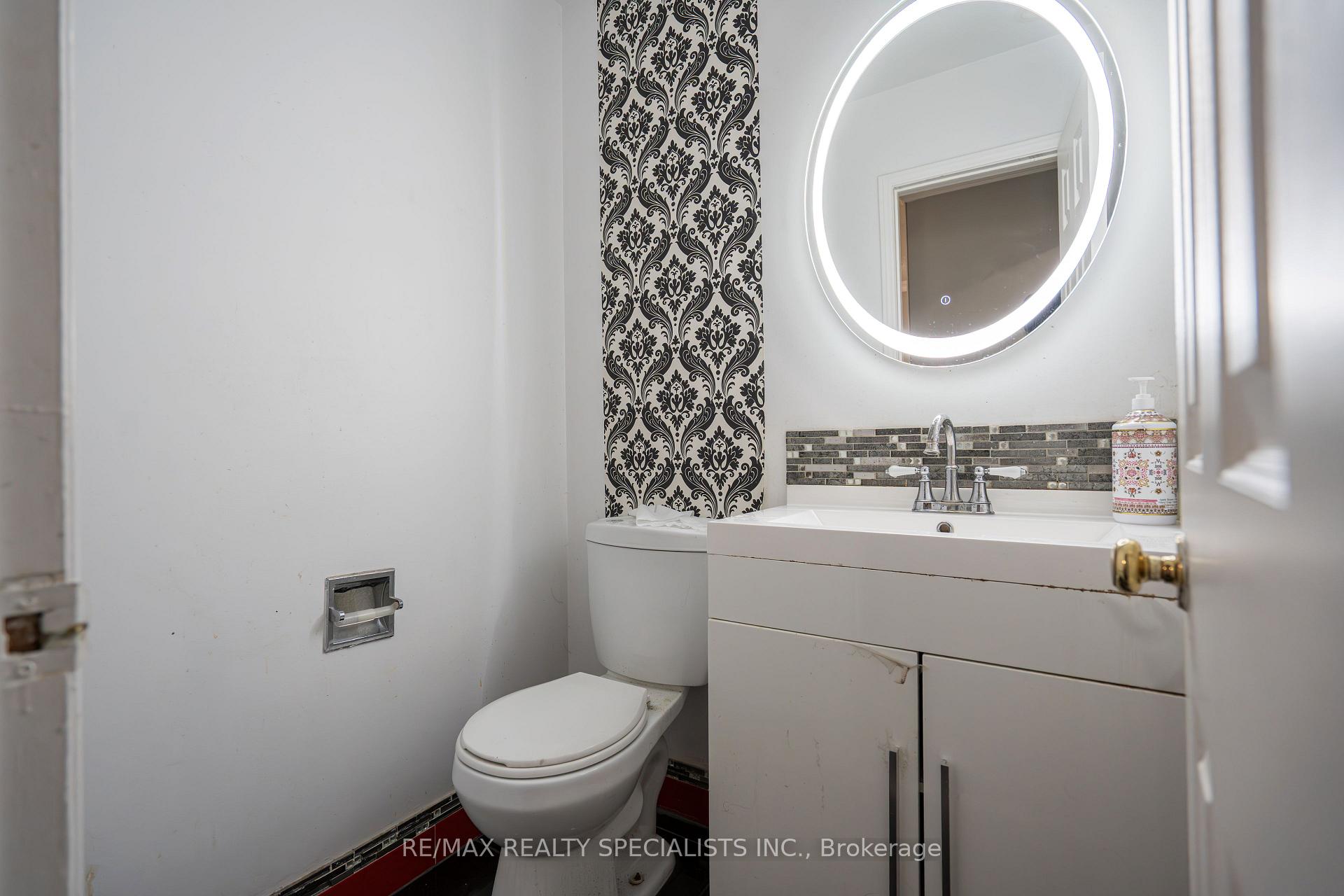 Photo 11 of 66 Stillwater Crescent, Brampton, Brampton West — HOMEH