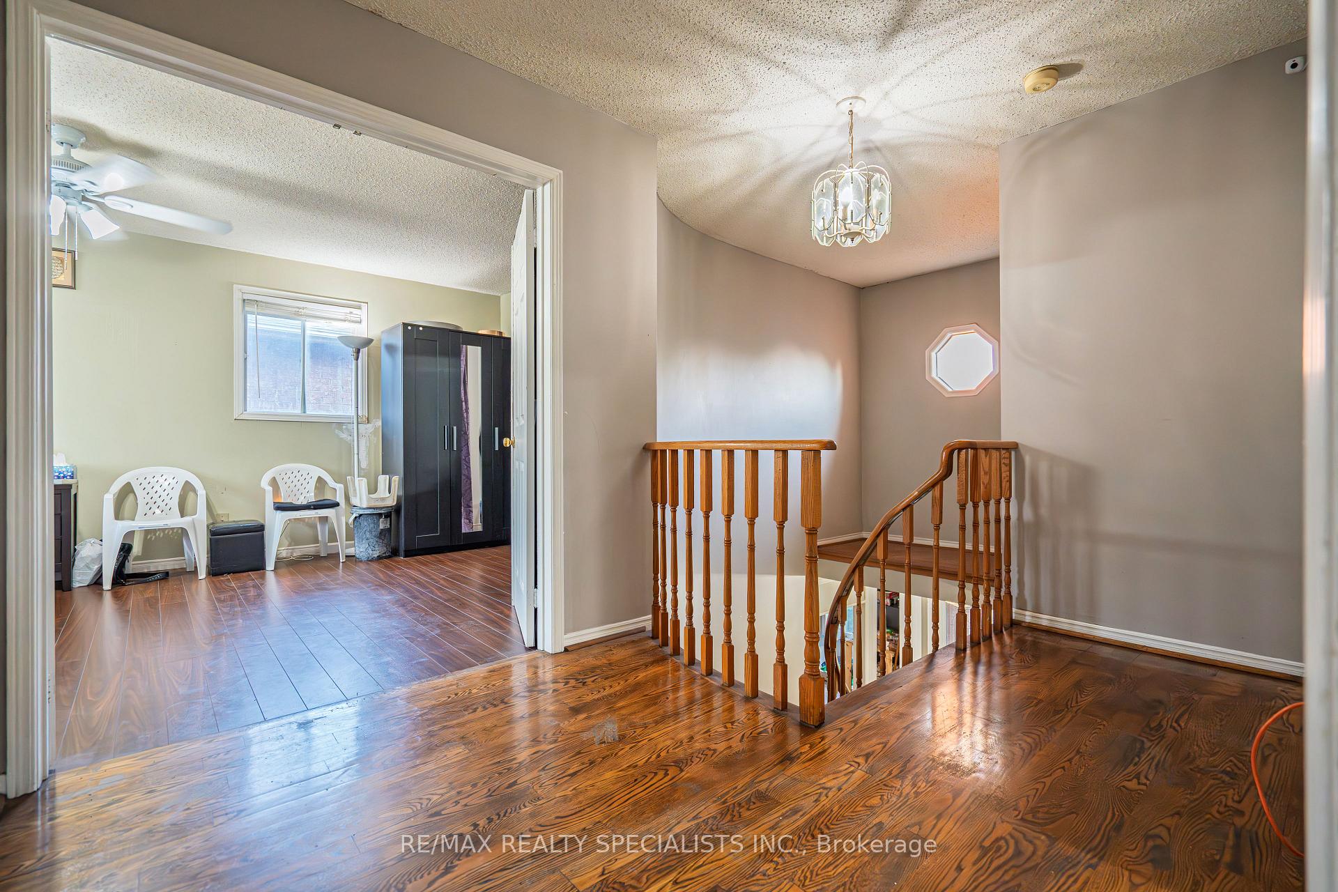 Photo 23 of 66 Stillwater Crescent, Brampton, Brampton West — HOMEH
