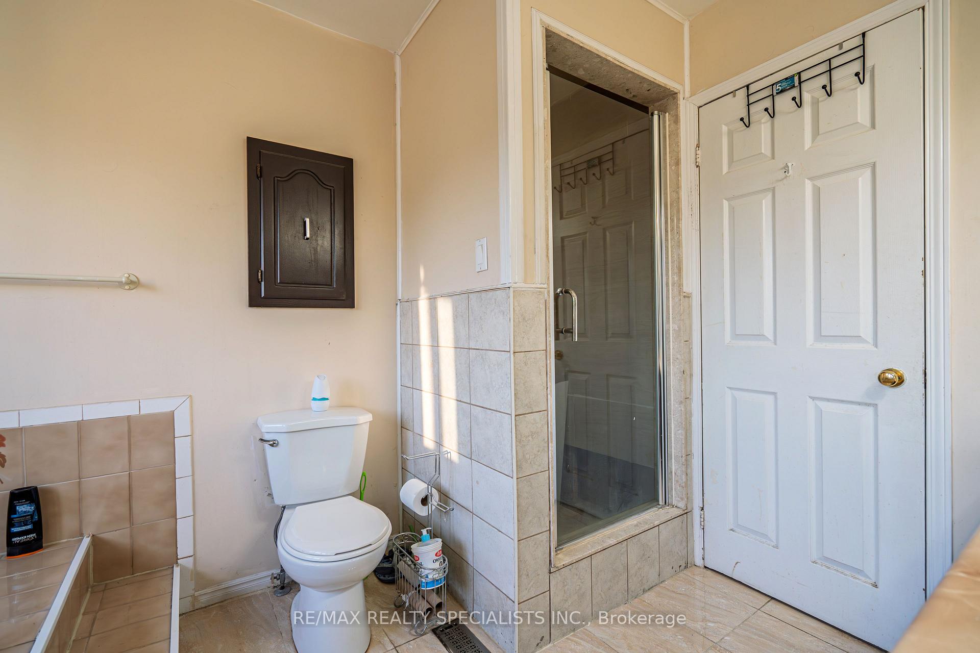 Photo 36 of 66 Stillwater Crescent, Brampton, Brampton West — HOMEH