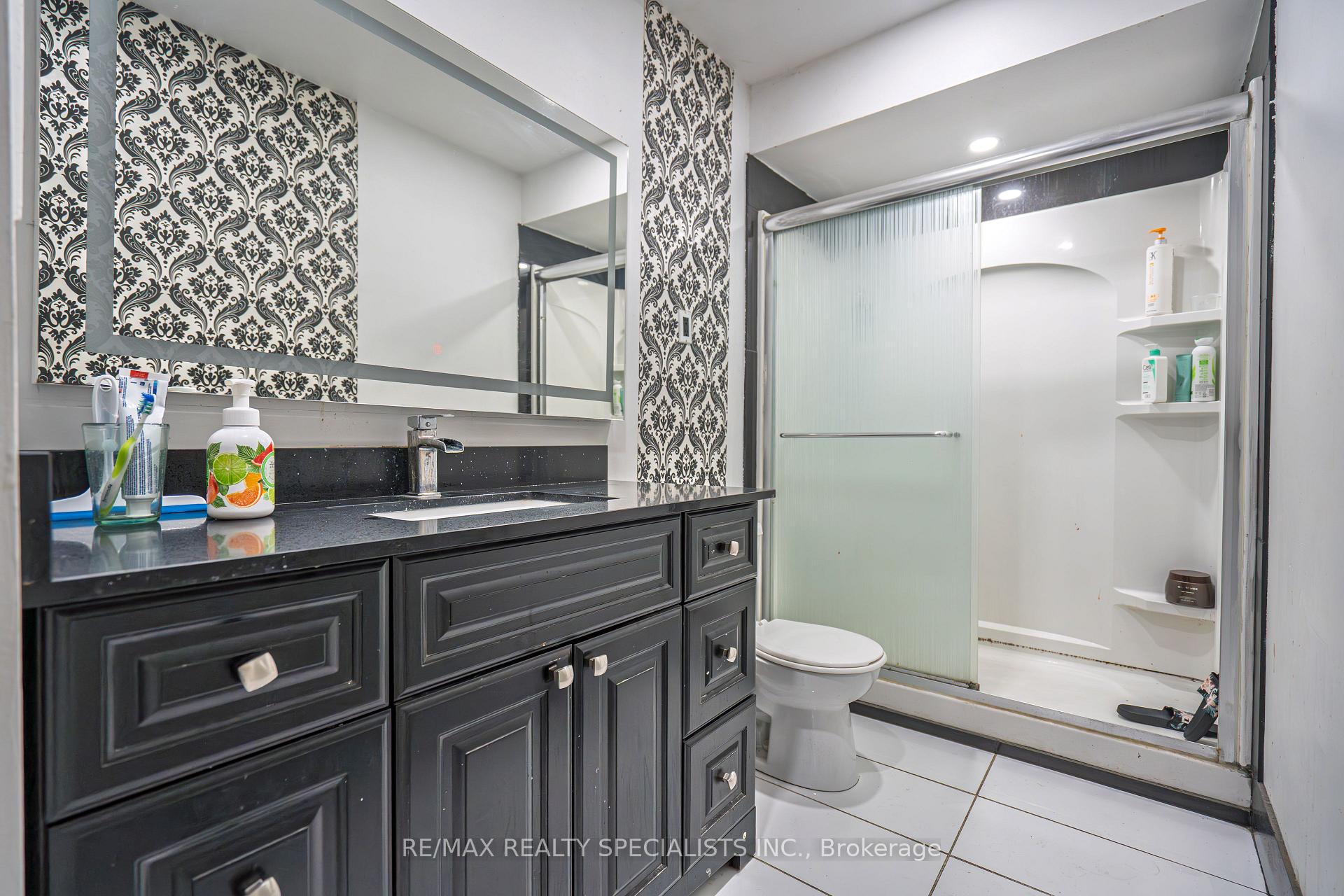Photo 16 of 66 Stillwater Crescent, Brampton, Brampton West — HOMEH