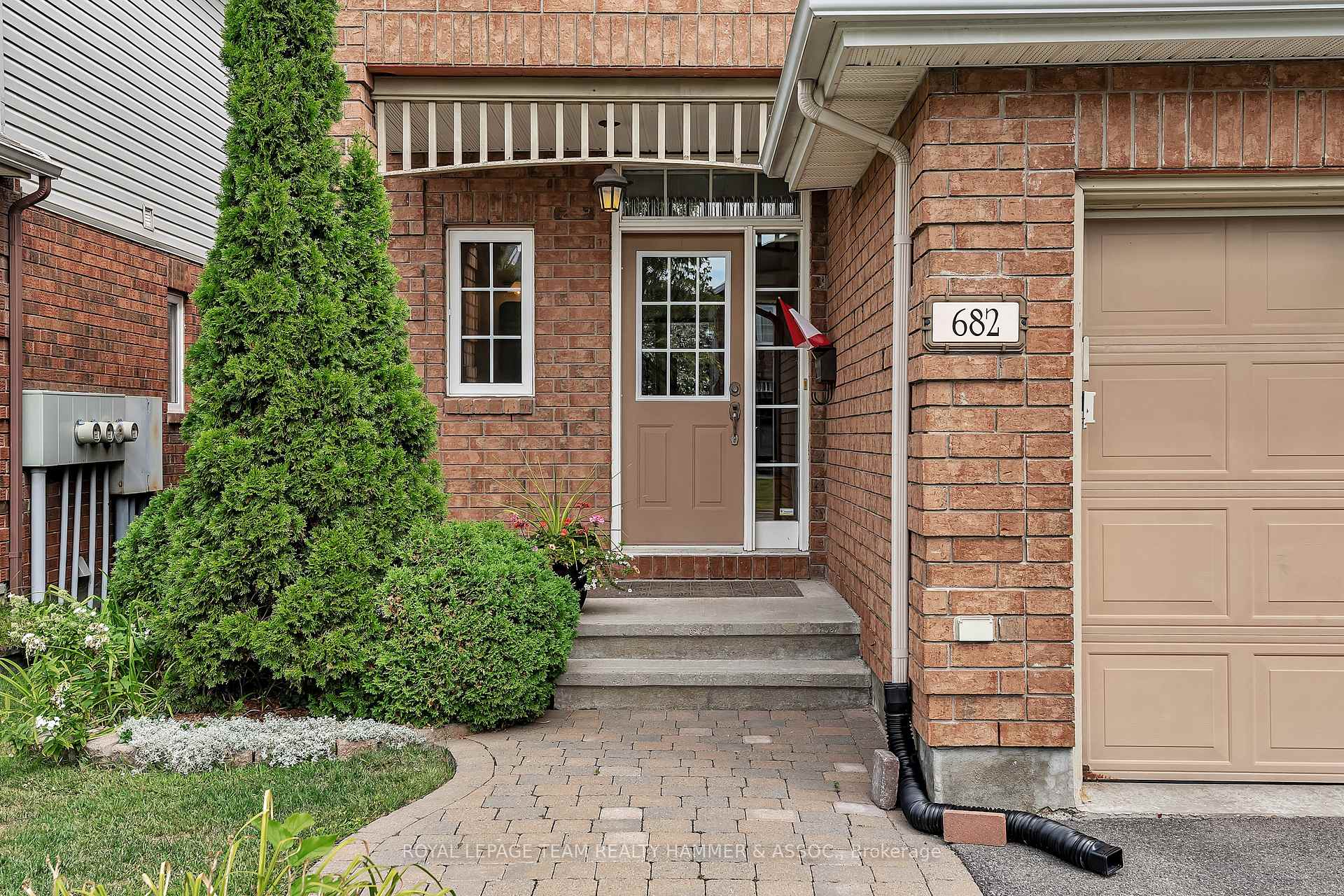 Photo 2 of 682 Wild Shore Crescent, Ottawa, Riverside South/Gloucester Glen — HOMEH