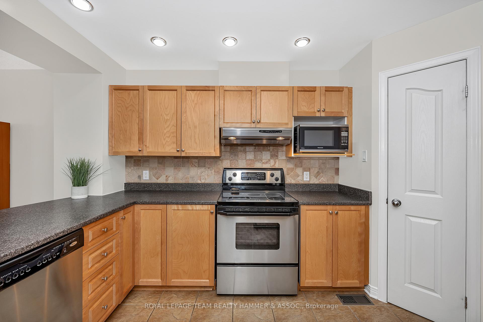 Photo 5 of 682 Wild Shore Crescent, Ottawa, Riverside South/Gloucester Glen — HOMEH