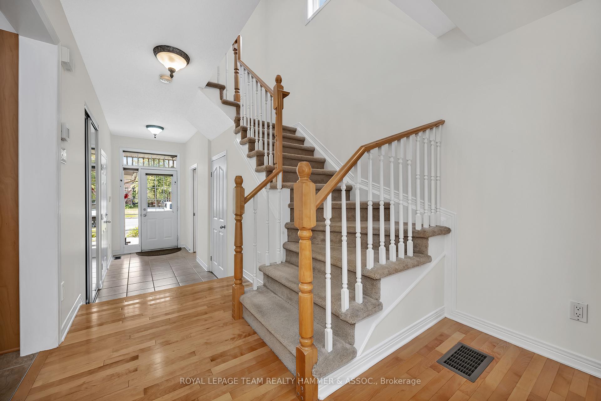 Photo 9 of 682 Wild Shore Crescent, Ottawa, Riverside South/Gloucester Glen — HOMEH