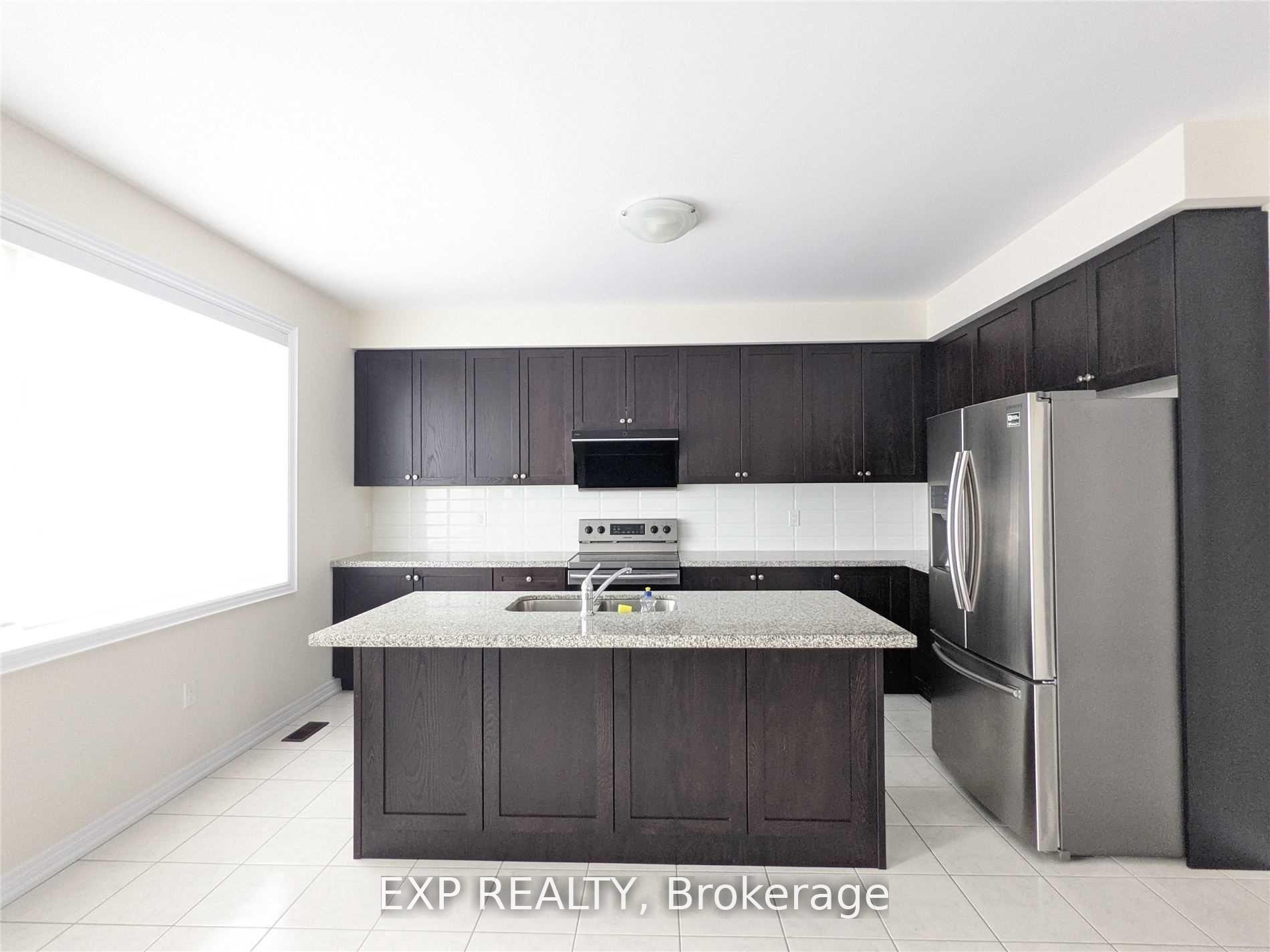 Photo 6 of 55 Conklin Crescent, Aurora, Rural Aurora — HOMEH