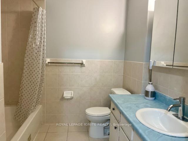 Photo 7 of Unit Upper level, 8 Madison Street, Brampton, Central Park — HOMEH