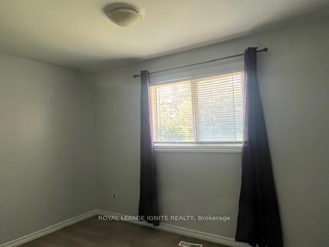 Photo 8 of Unit Upper level, 8 Madison Street, Brampton, Central Park — HOMEH