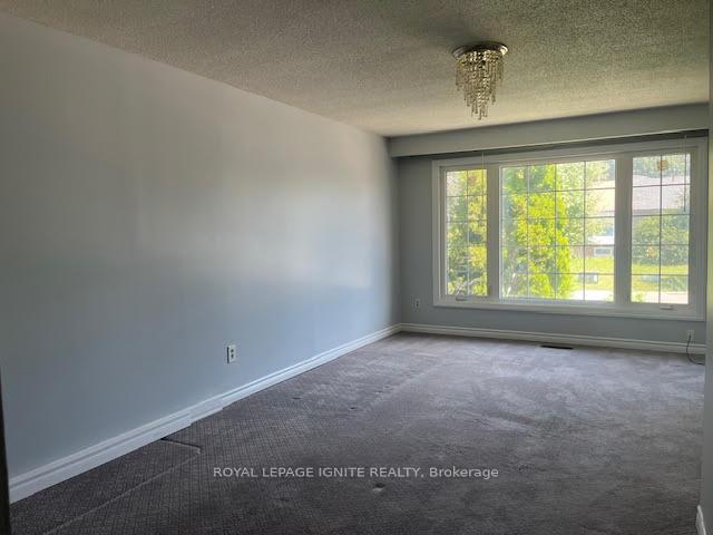 Photo 4 of Unit Upper level, 8 Madison Street, Brampton, Central Park — HOMEH