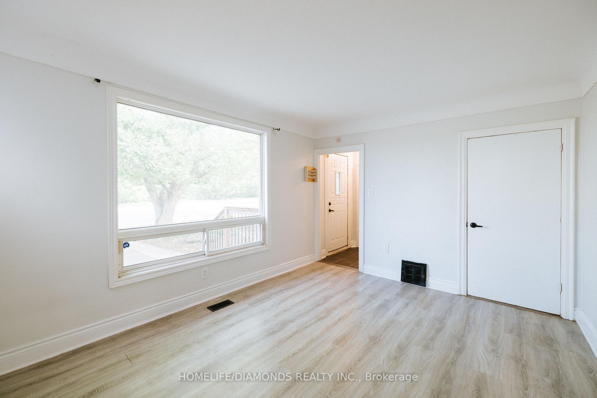 Photo 5 of 774 Garth Street, Hamilton, Buchanan — HOMEH