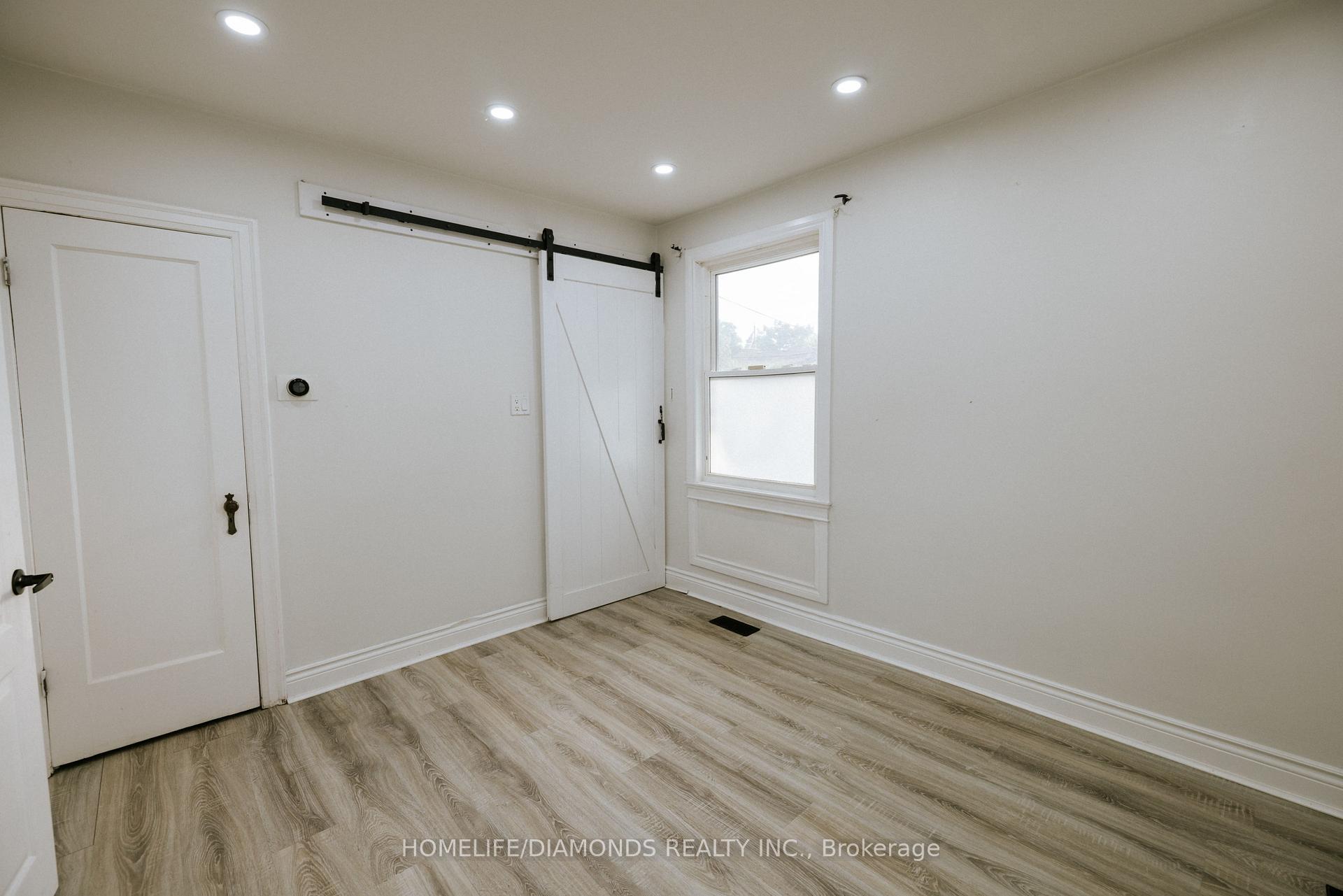 Photo 11 of 774 Garth Street, Hamilton, Buchanan — HOMEH