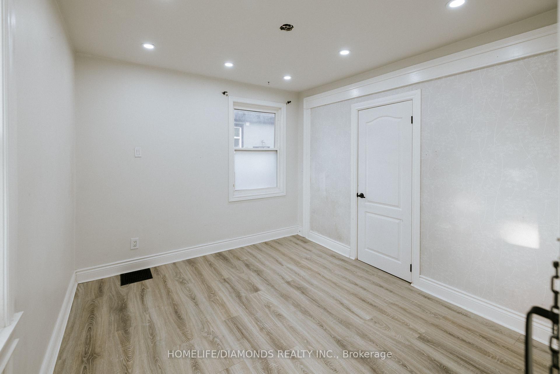Photo 12 of 774 Garth Street, Hamilton, Buchanan — HOMEH