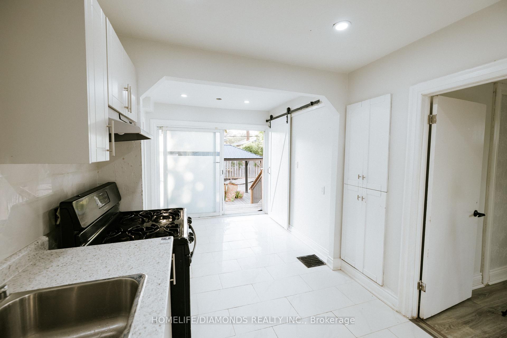 Photo 18 of 774 Garth Street, Hamilton, Buchanan — HOMEH