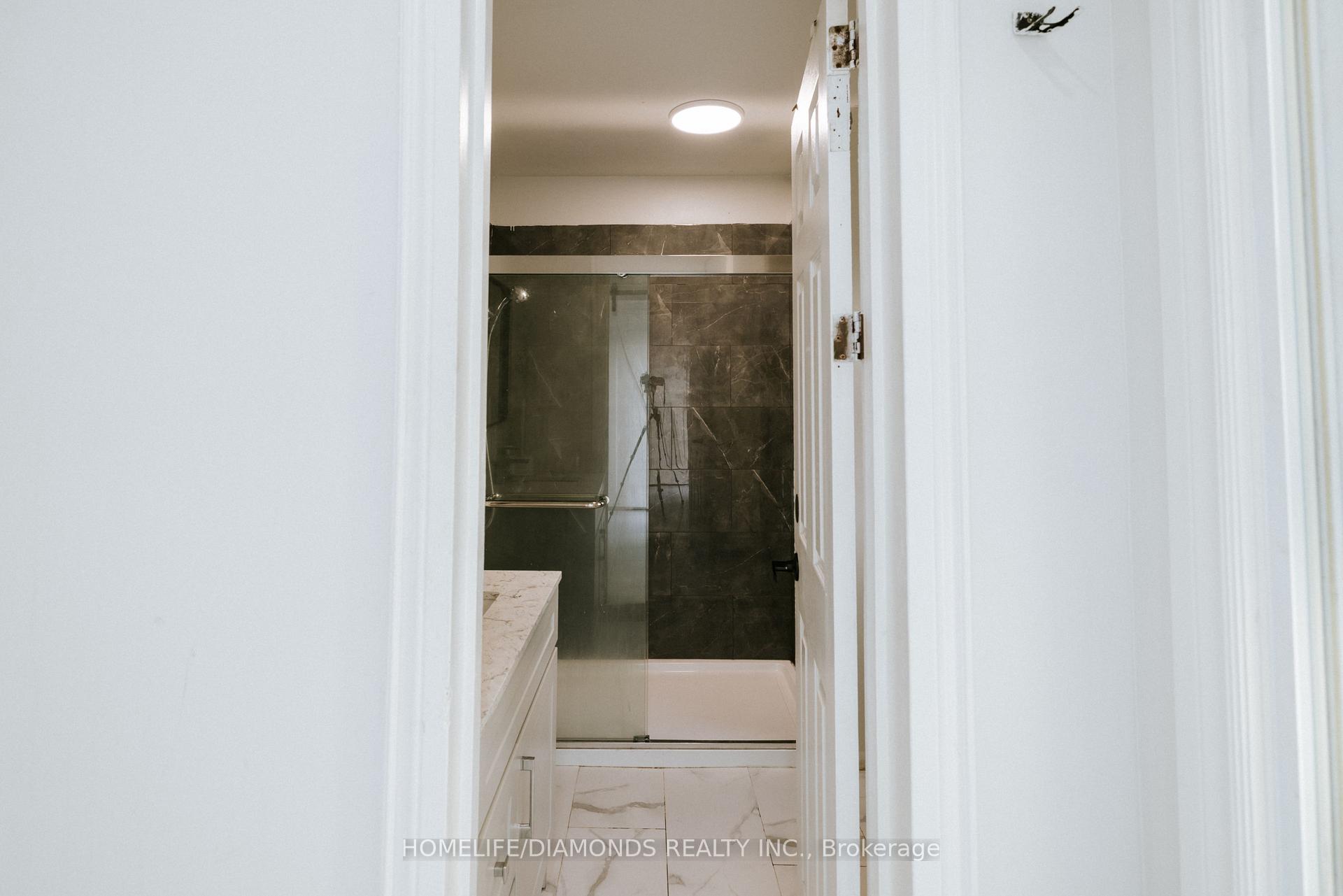Photo 19 of 774 Garth Street, Hamilton, Buchanan — HOMEH