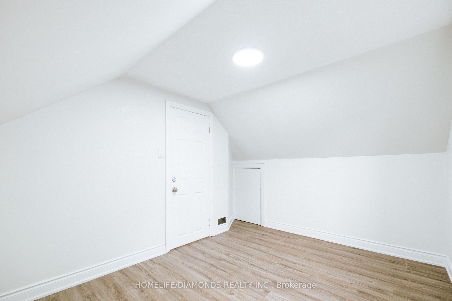 Photo 43 of 774 Garth Street, Hamilton, Buchanan — HOMEH