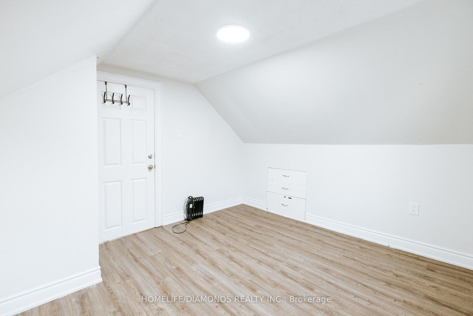 Photo 45 of 774 Garth Street, Hamilton, Buchanan — HOMEH