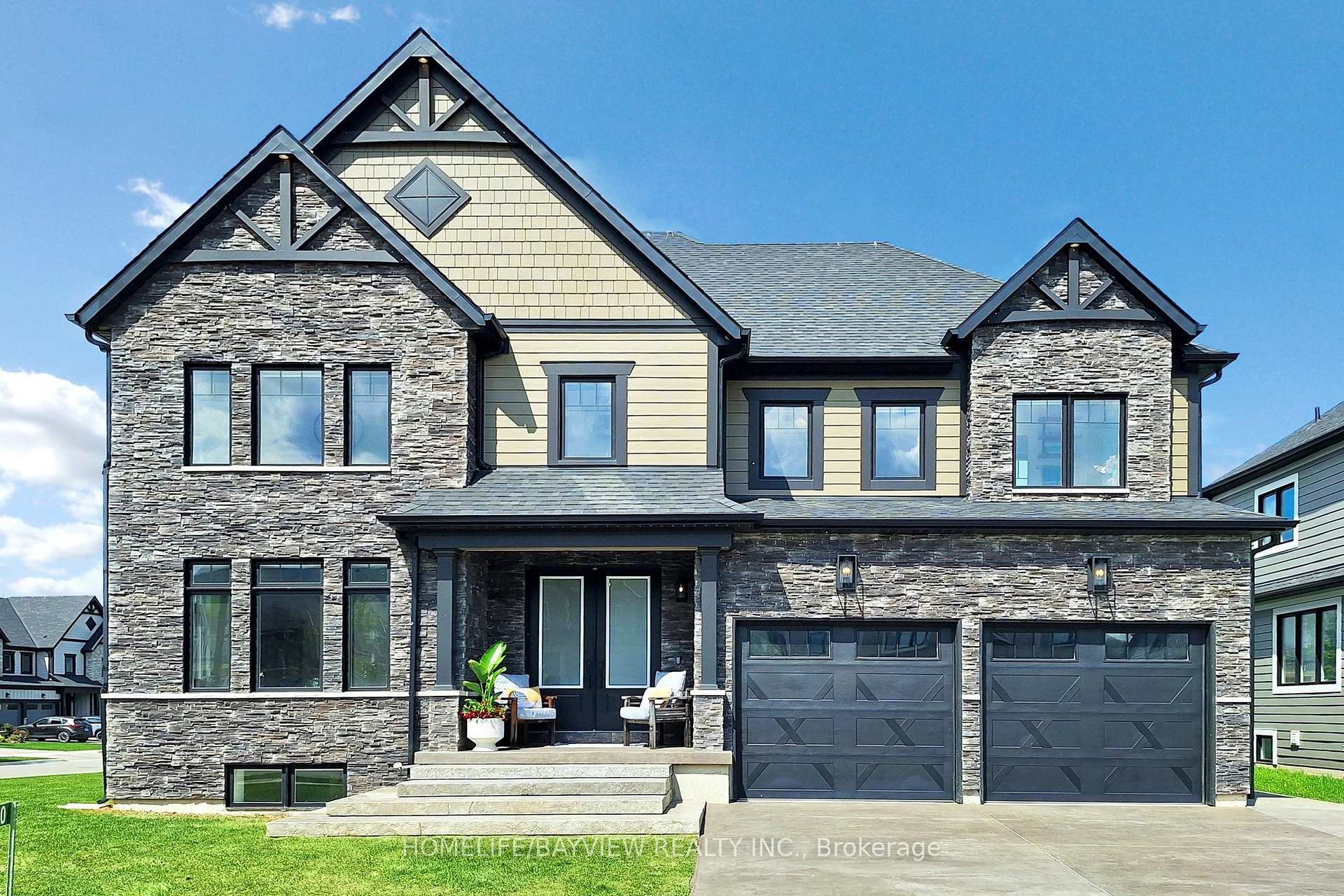 Front of 100 Reed Way N