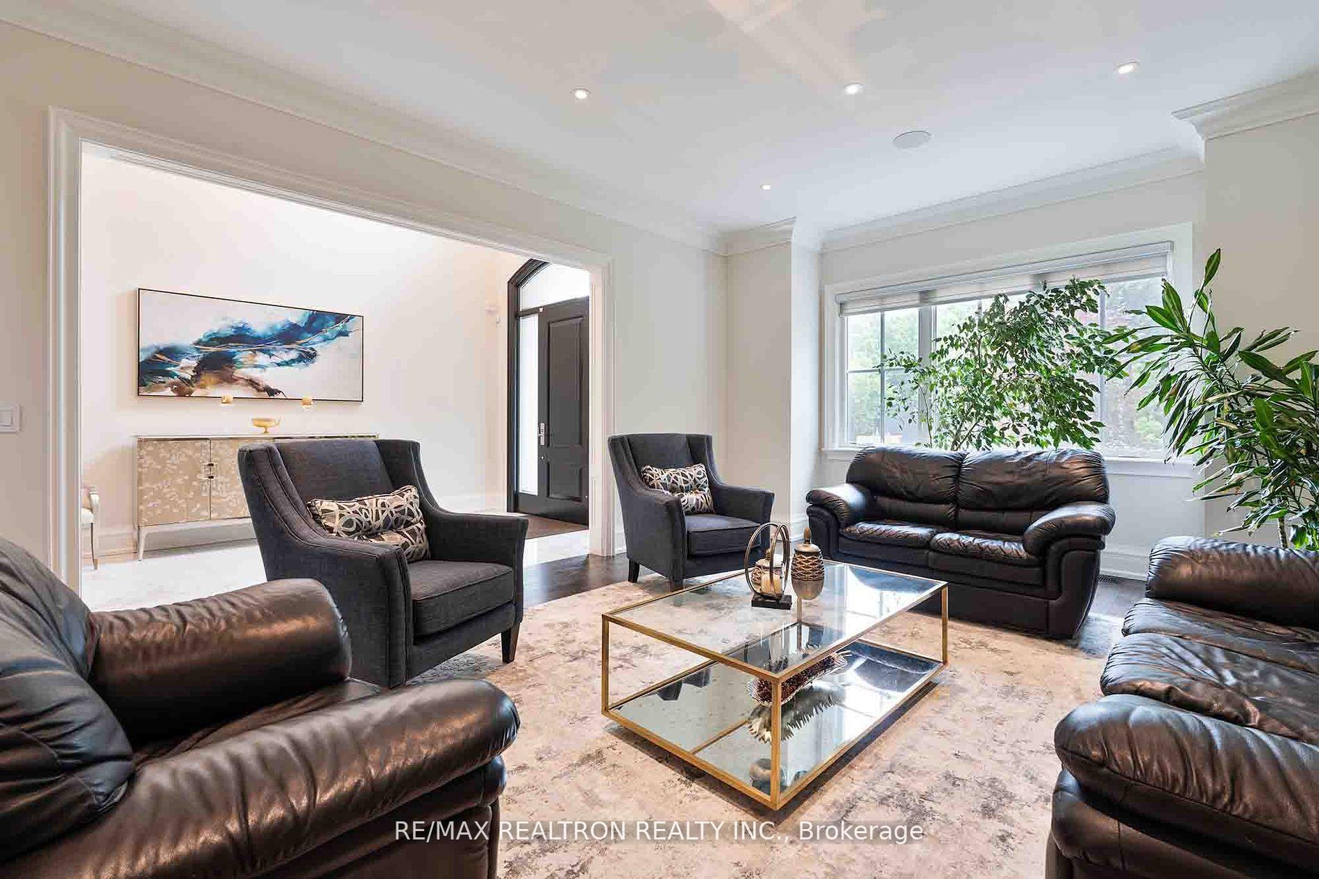Photo 2 of 151 Willis Road, Vaughan, East Woodbridge — HOMEH