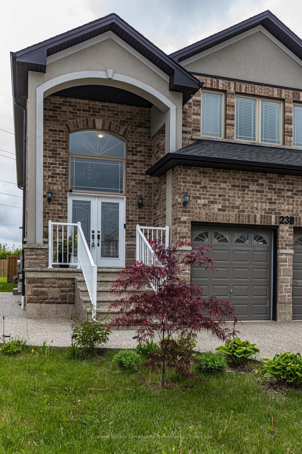 Photo 3 of 238 Fair Street, Hamilton, Meadowlands — HOMEH