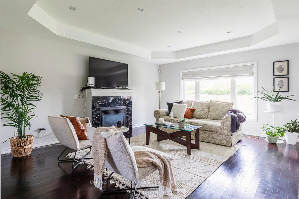 Photo 5 of 238 Fair Street, Hamilton, Meadowlands — HOMEH