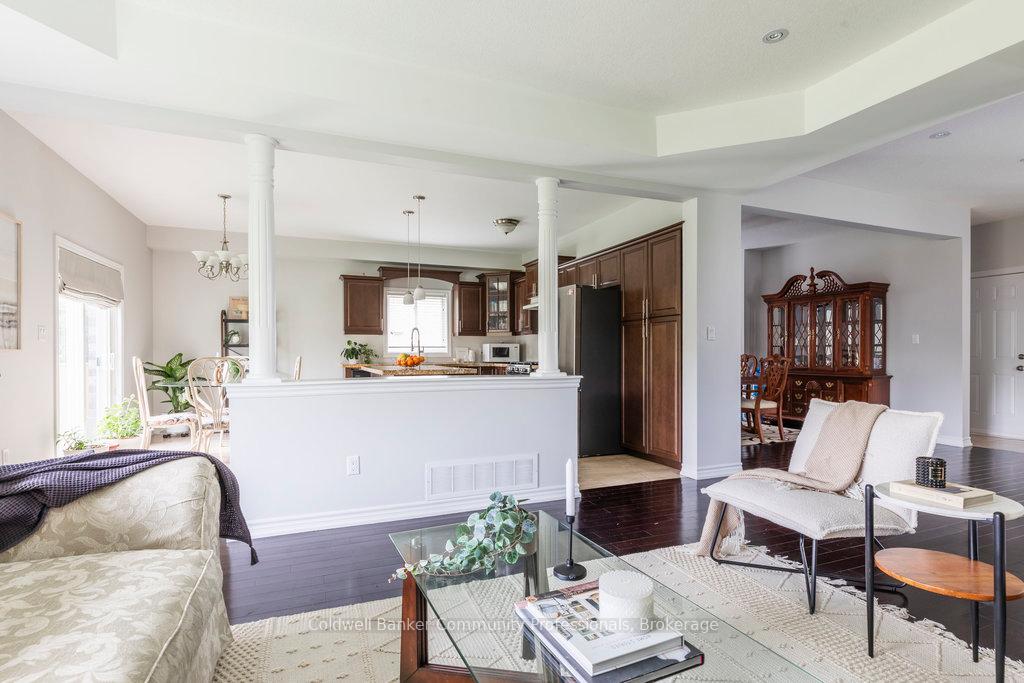 Photo 8 of 238 Fair Street, Hamilton, Meadowlands — HOMEH