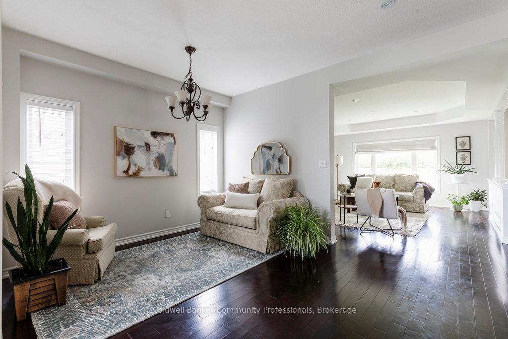 Photo 10 of 238 Fair Street, Hamilton, Meadowlands — HOMEH