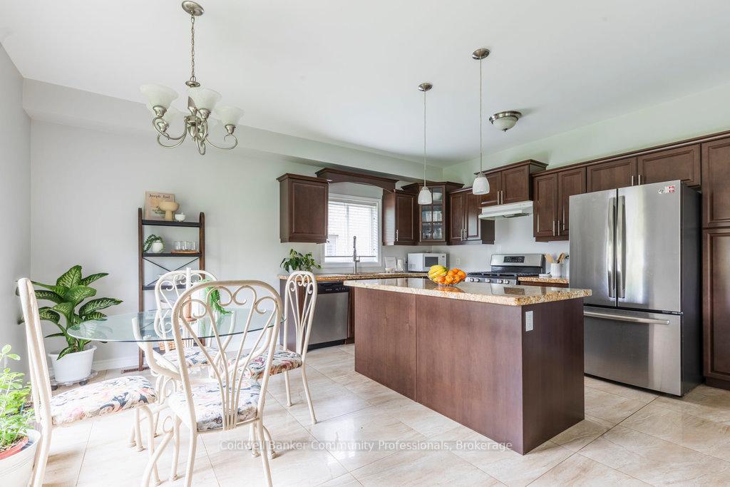 Photo 13 of 238 Fair Street, Hamilton, Meadowlands — HOMEH