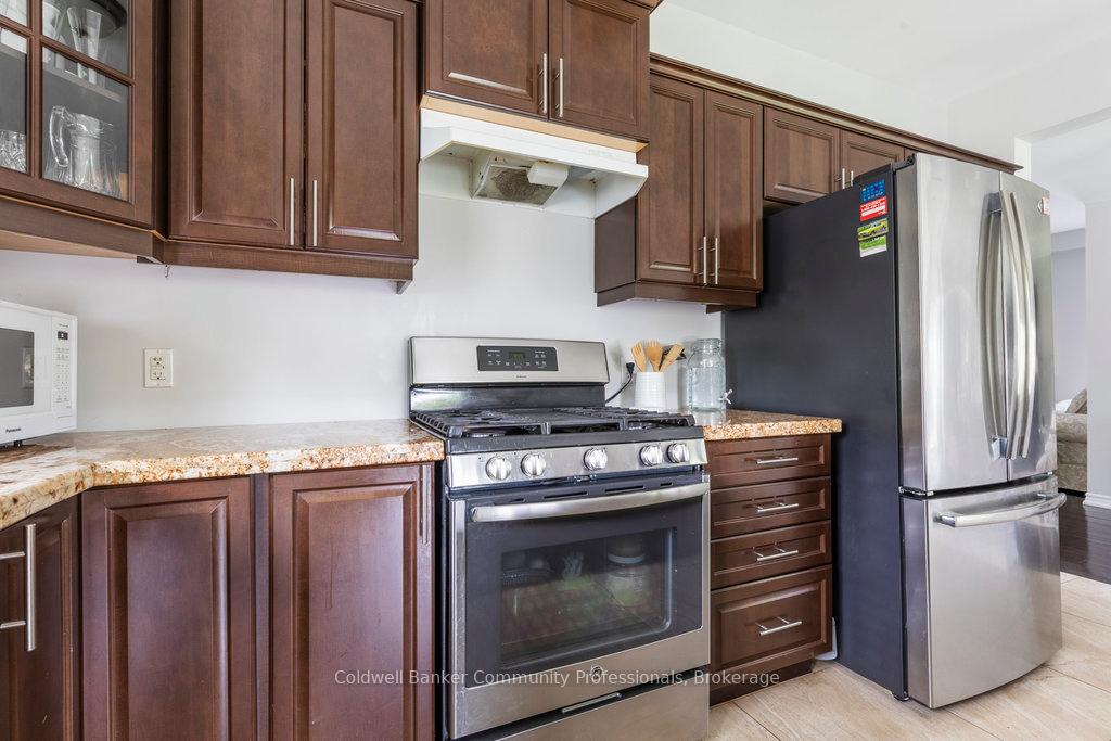 Photo 16 of 238 Fair Street, Hamilton, Meadowlands — HOMEH