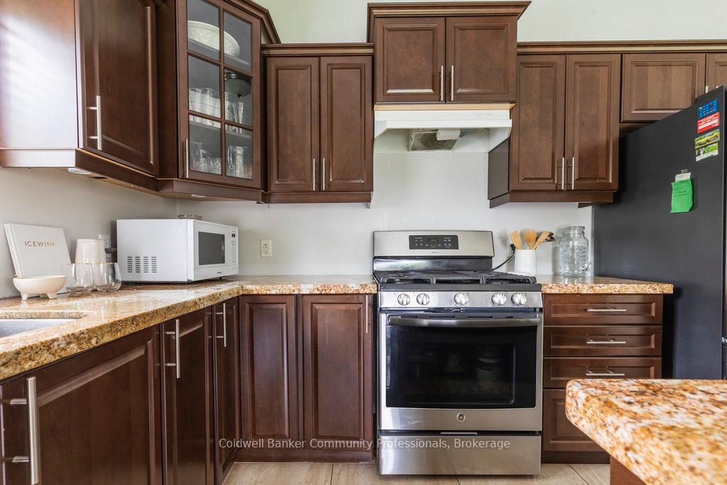 Photo 17 of 238 Fair Street, Hamilton, Meadowlands — HOMEH