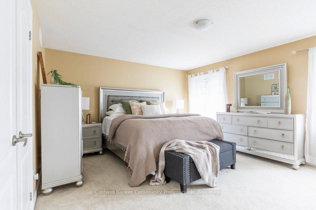 Photo 22 of 238 Fair Street, Hamilton, Meadowlands — HOMEH