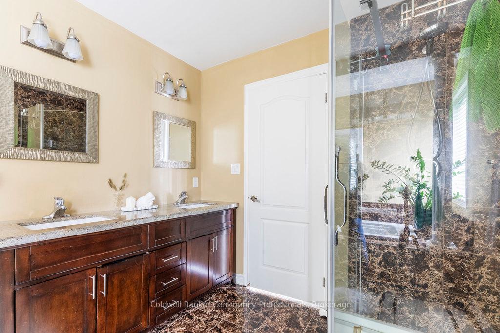 Photo 25 of 238 Fair Street, Hamilton, Meadowlands — HOMEH