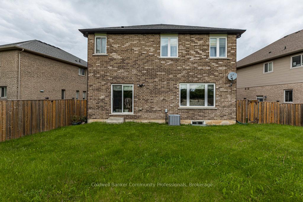 Photo 43 of 238 Fair Street, Hamilton, Meadowlands — HOMEH