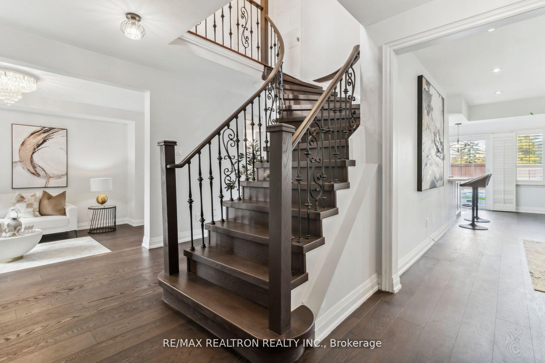 Photo 23 of 136 Millcroft Way, Vaughan, Brownridge — HOMEH
