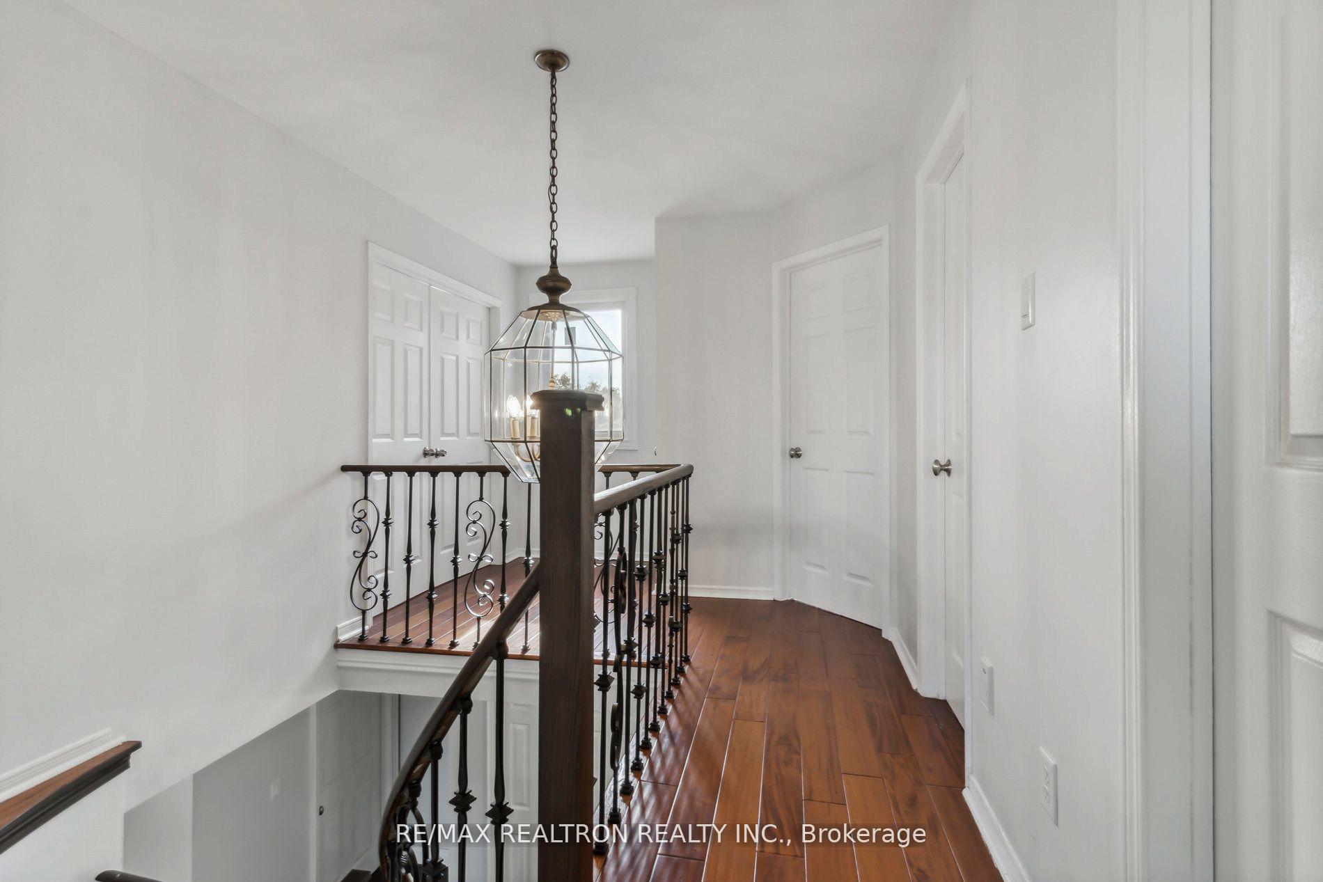 Photo 24 of 136 Millcroft Way, Vaughan, Brownridge — HOMEH