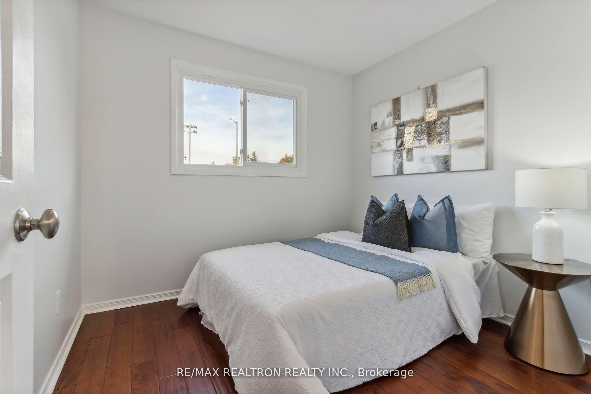Photo 28 of 136 Millcroft Way, Vaughan, Brownridge — HOMEH
