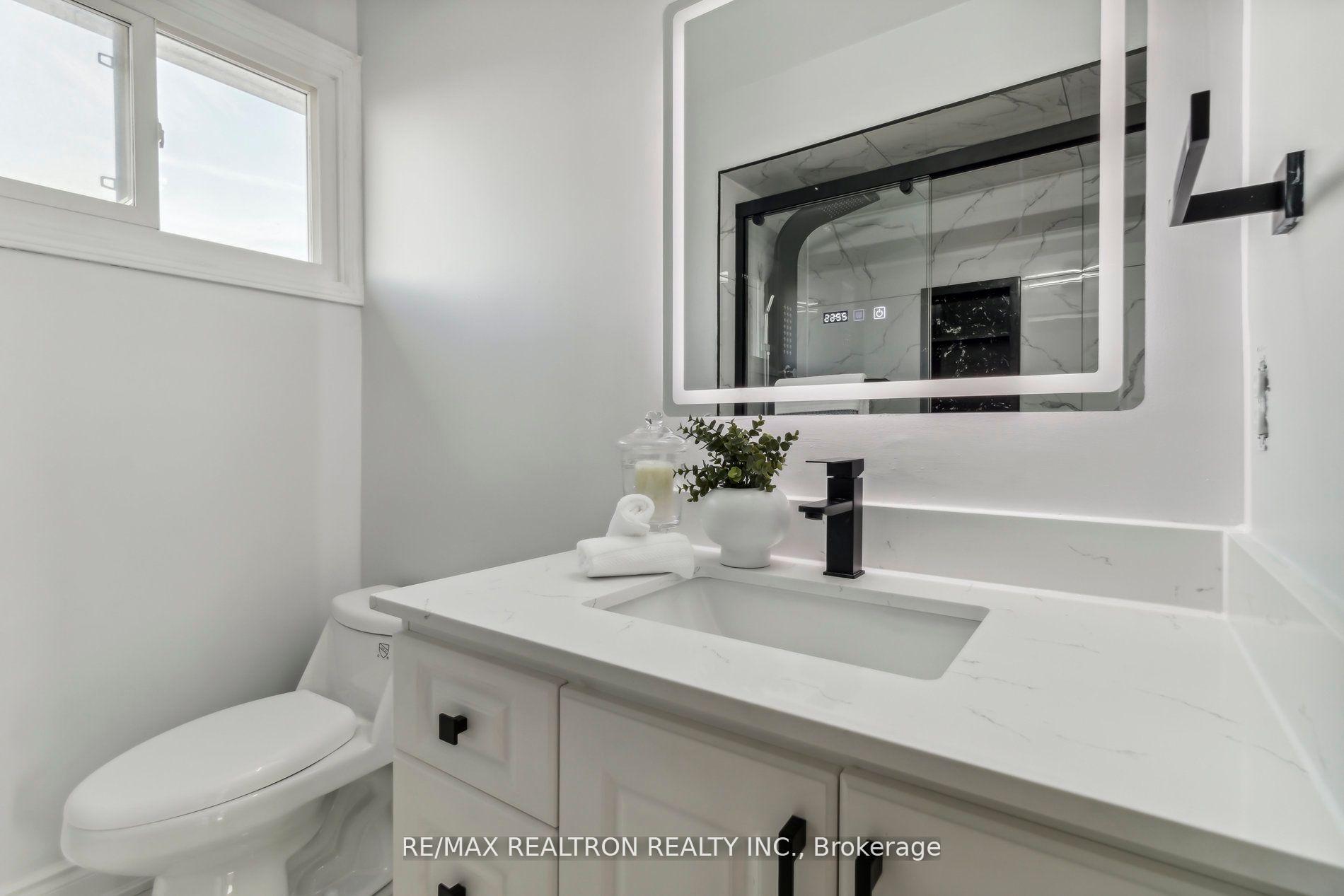 Photo 32 of 136 Millcroft Way, Vaughan, Brownridge — HOMEH
