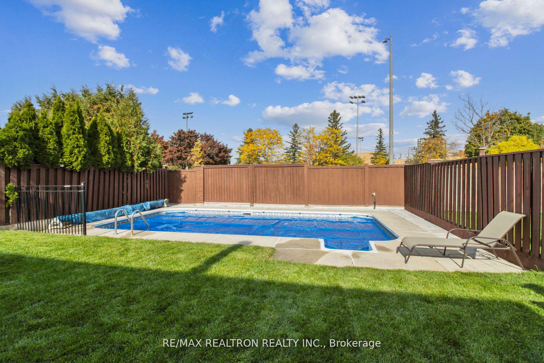 Photo 38 of 136 Millcroft Way, Vaughan, Brownridge — HOMEH
