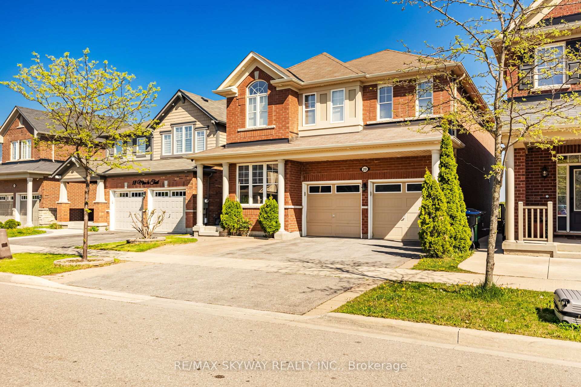 Photo 4 of 20 Miracle Trail, Brampton, Northwest Brampton — HOMEH