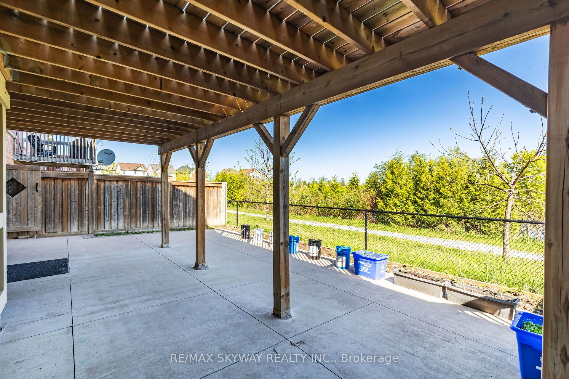 Photo 14 of 20 Miracle Trail, Brampton, Northwest Brampton — HOMEH