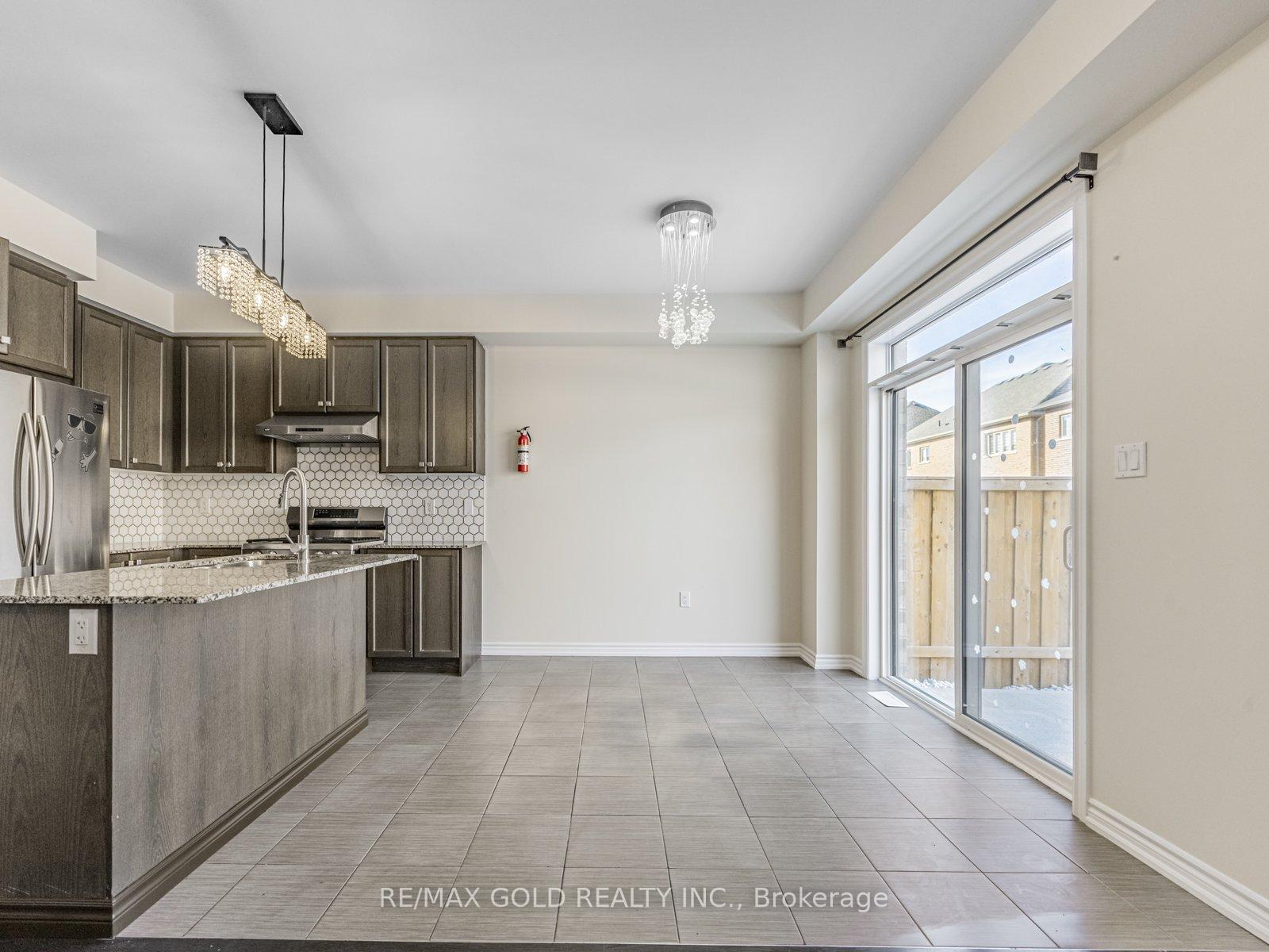 Photo 14 of 64 Faders Drive, Brampton, Northwest Brampton — HOMEH